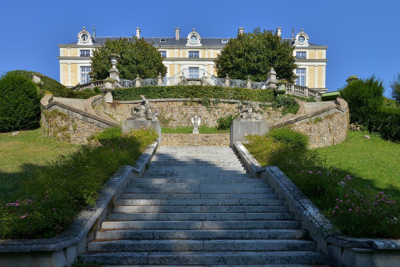 Chateau Colbert Maulevrier Exterior photo