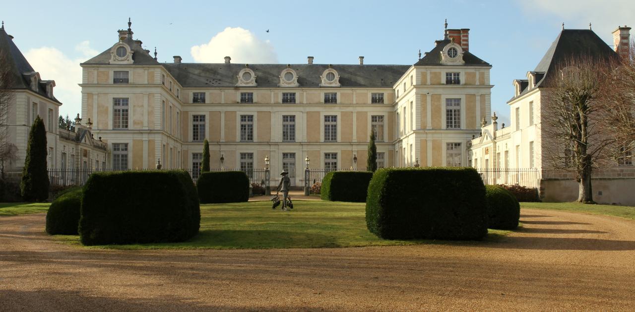 Chateau Colbert Maulevrier Exterior photo